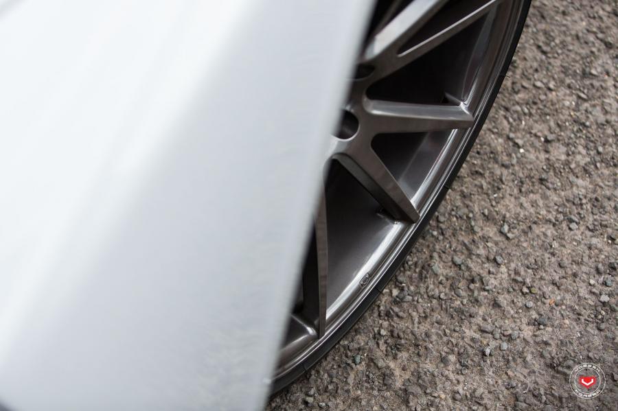 Детали экстерьера Audi RS5 Coupe on Vossen Wheels (VPS-301) 2017 года  (фото 37 из 48)
